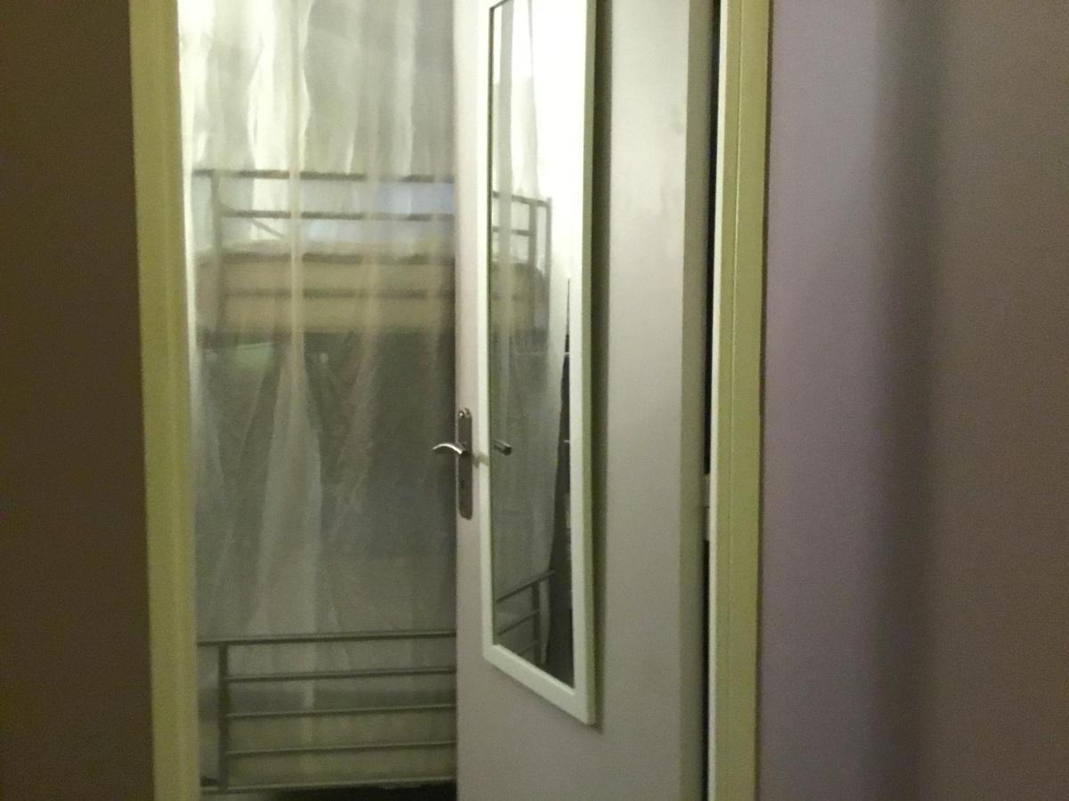 Just For Sleep-Daily Stay 20H To 10H Apres Votre Arrivee Dans Le Batiment D'Entree, Contact I'Hote Via Le Message Ici De Reservation Pour L'Enregistrement I'Entree Dans La Propriete Sans I'Approbation Est Interdite-Resevation D'Un Tiers Est Inaccepta Бобиньи Экстерьер фото