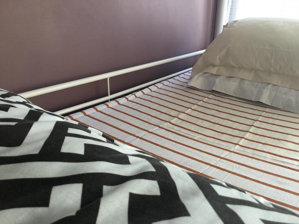 Just For Sleep-Daily Stay 20H To 10H Apres Votre Arrivee Dans Le Batiment D'Entree, Contact I'Hote Via Le Message Ici De Reservation Pour L'Enregistrement I'Entree Dans La Propriete Sans I'Approbation Est Interdite-Resevation D'Un Tiers Est Inaccepta Бобиньи Экстерьер фото