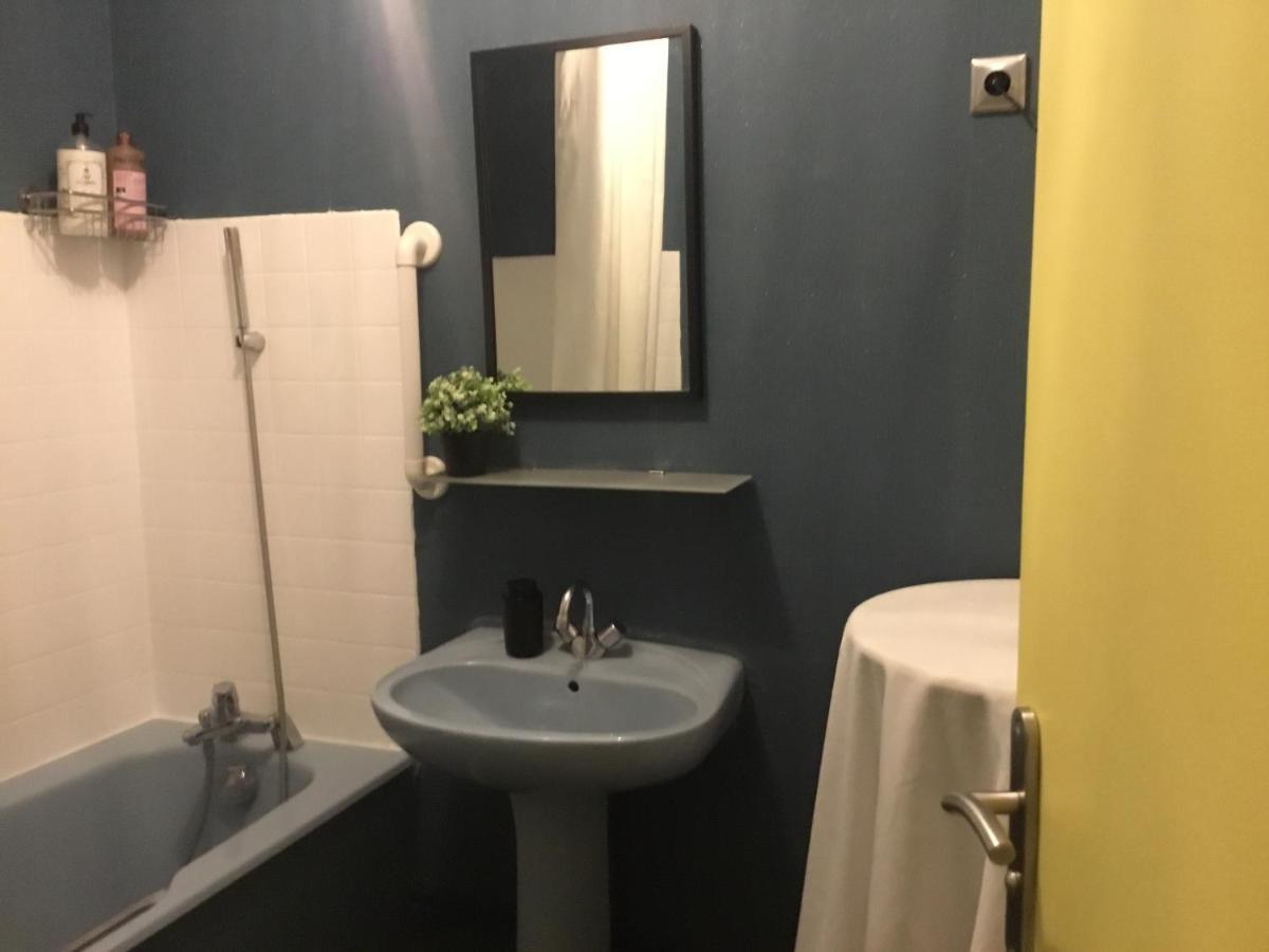 Just For Sleep-Daily Stay 20H To 10H Apres Votre Arrivee Dans Le Batiment D'Entree, Contact I'Hote Via Le Message Ici De Reservation Pour L'Enregistrement I'Entree Dans La Propriete Sans I'Approbation Est Interdite-Resevation D'Un Tiers Est Inaccepta Бобиньи Экстерьер фото